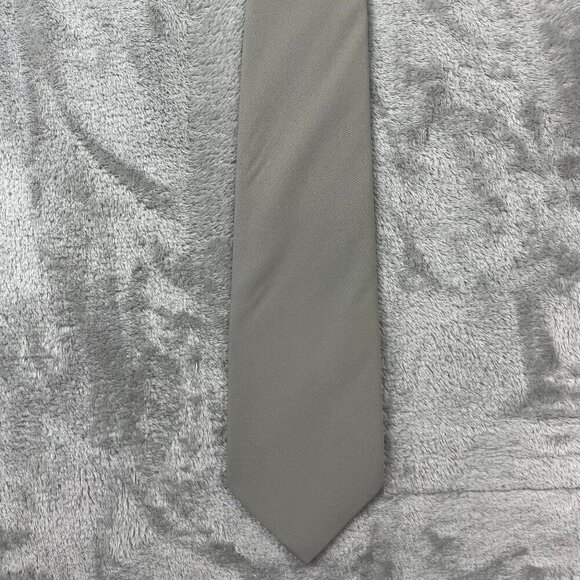 Geoffrey Beene Other - Geoffrey Beene Men's Classic 100% Polyester Neck Tie